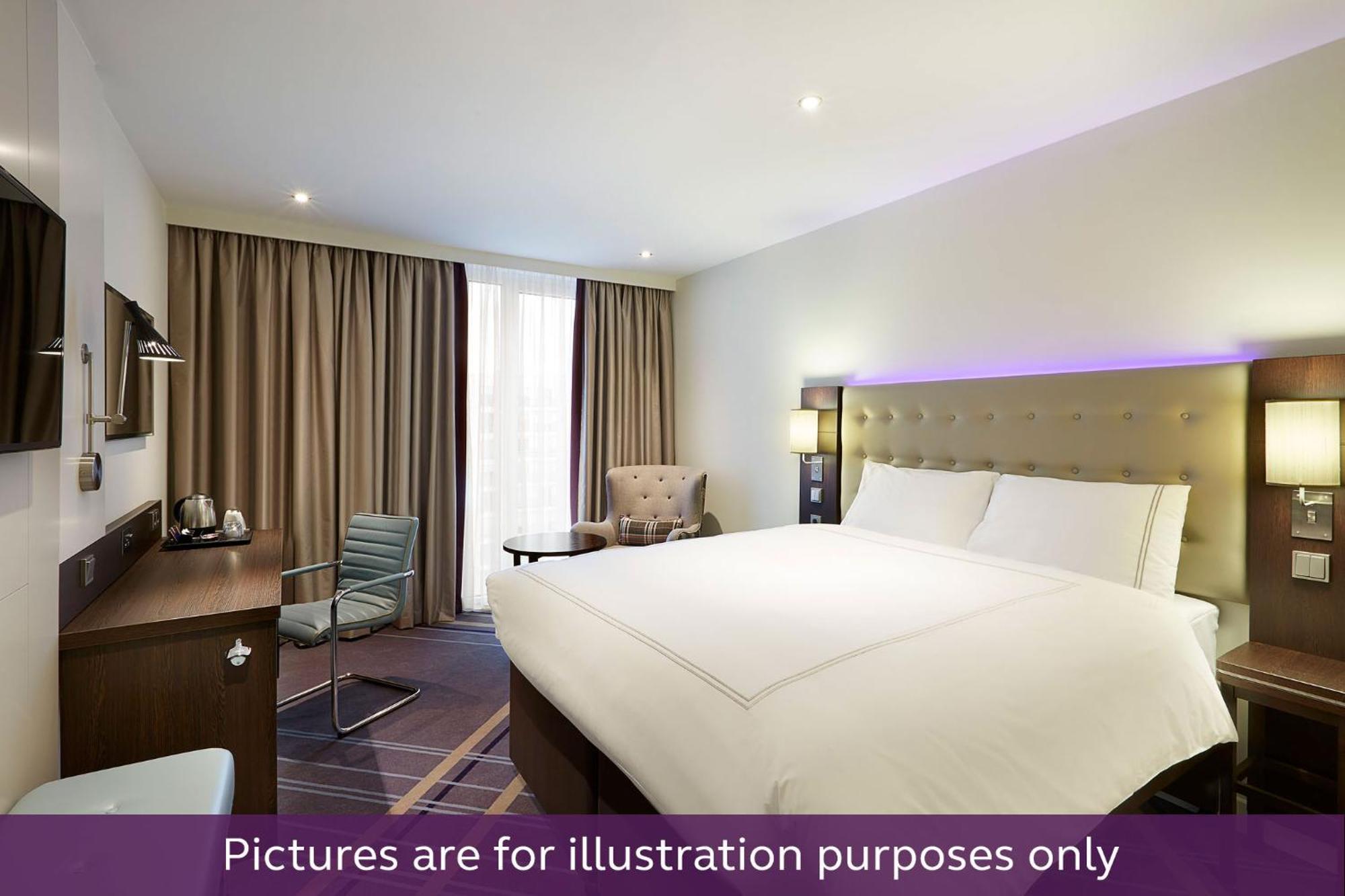 Premier Inn Luebeck City Centre Екстериор снимка